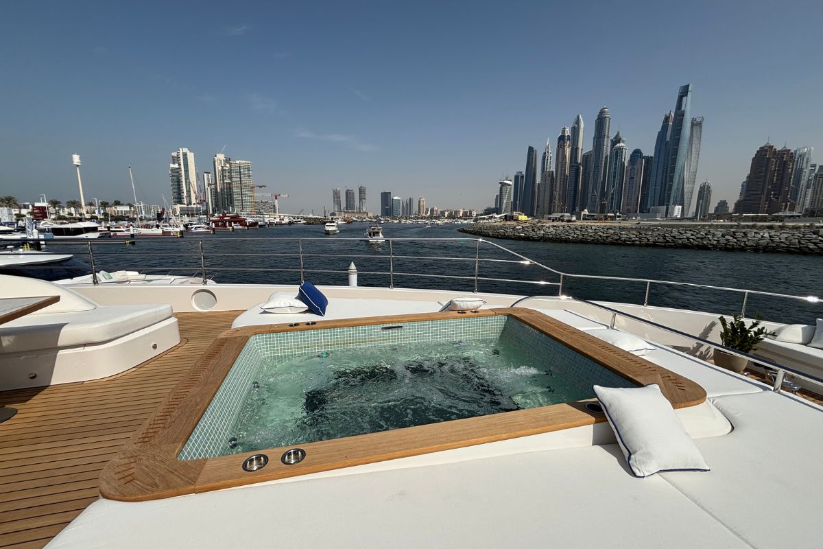MAJESTY 112 TERRACE yacht