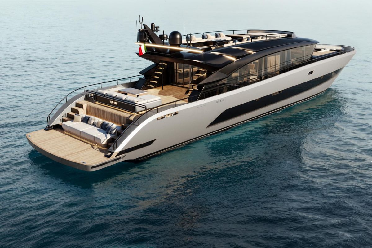 AB 110 yacht