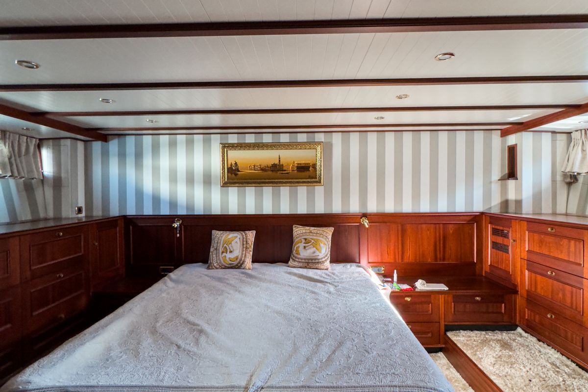 DE ALM DELFINO 60 yacht