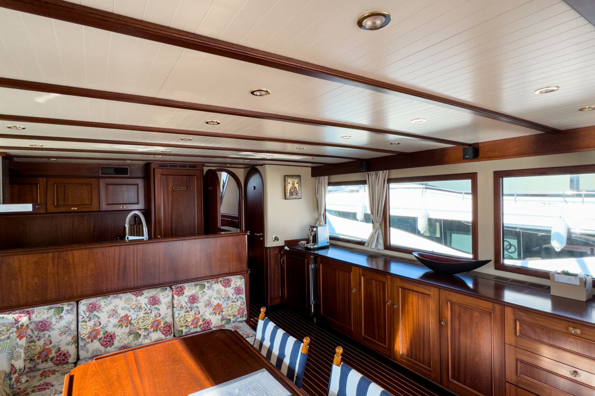 DE ALM DELFINO 60 yacht