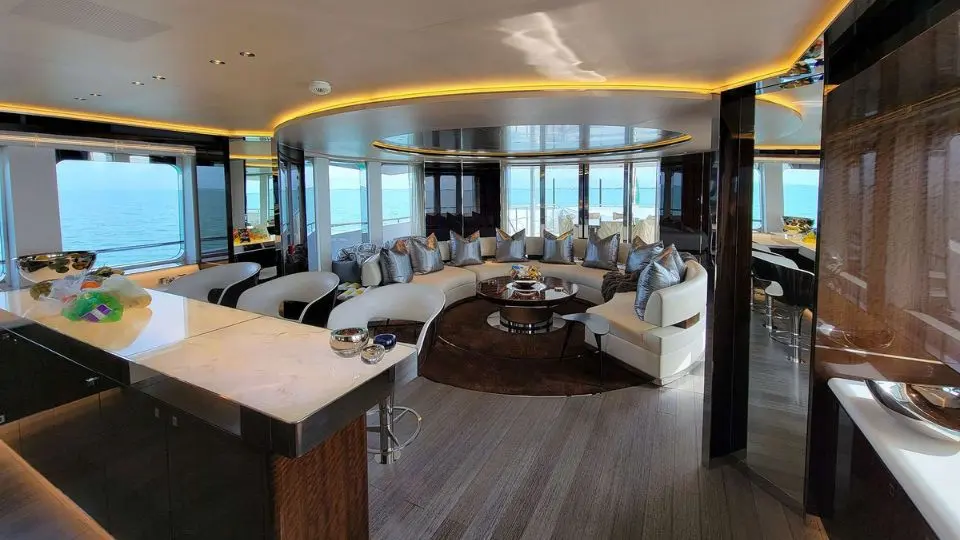 KNIGHT yacht