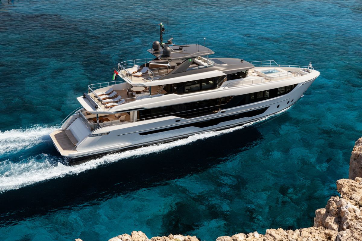 MAJESTY 112 TERRACE yacht