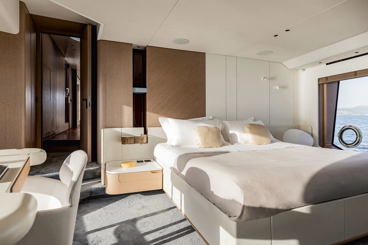 AZIMUT GRANDE 26 M yacht
