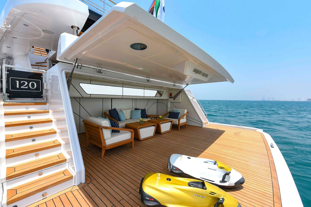 MAJESTY 120 yacht