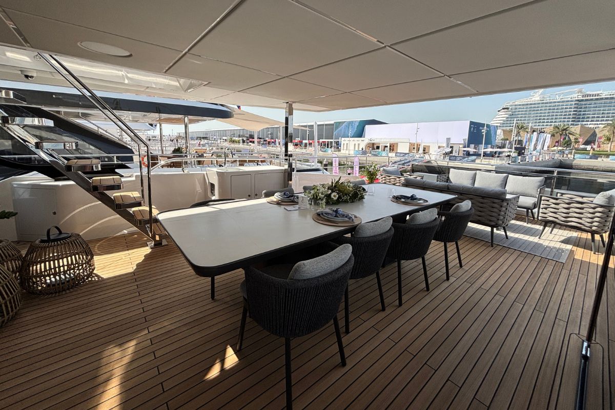 MAJESTY 112 TERRACE yacht
