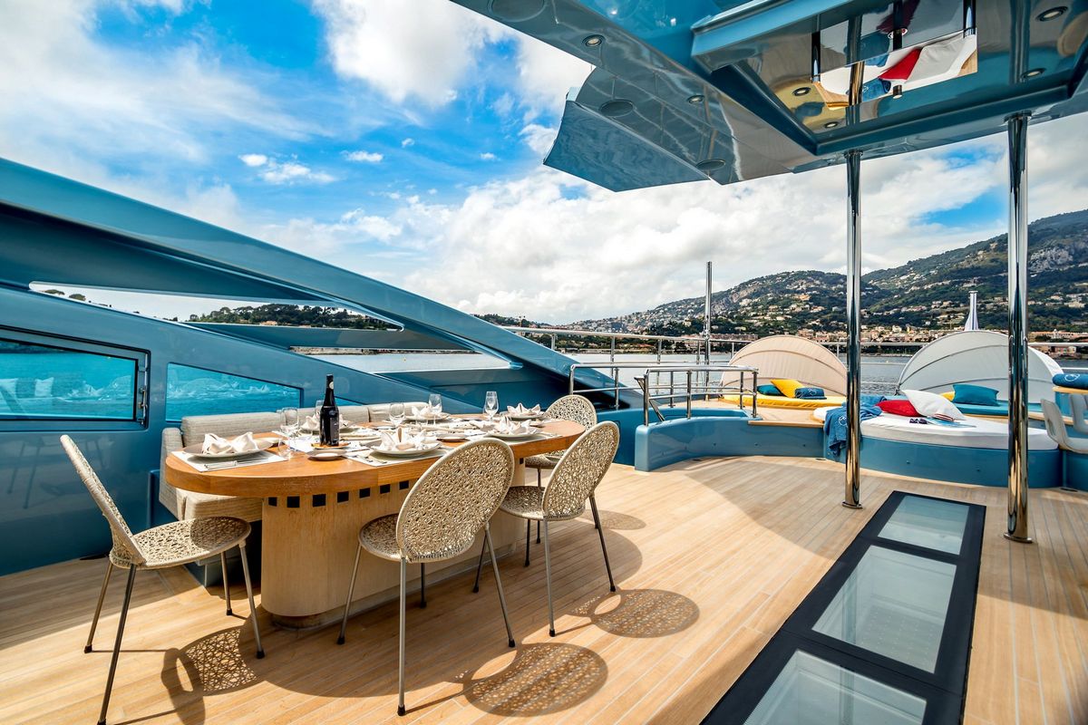 QUEEN ALLA yacht