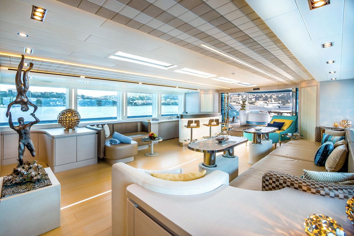 QUEEN ALLA yacht