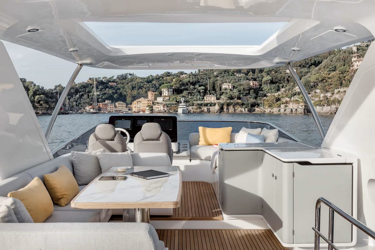 AZIMUT 60 FLY yacht