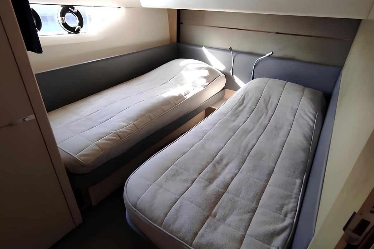 PRINCESS S65 yacht