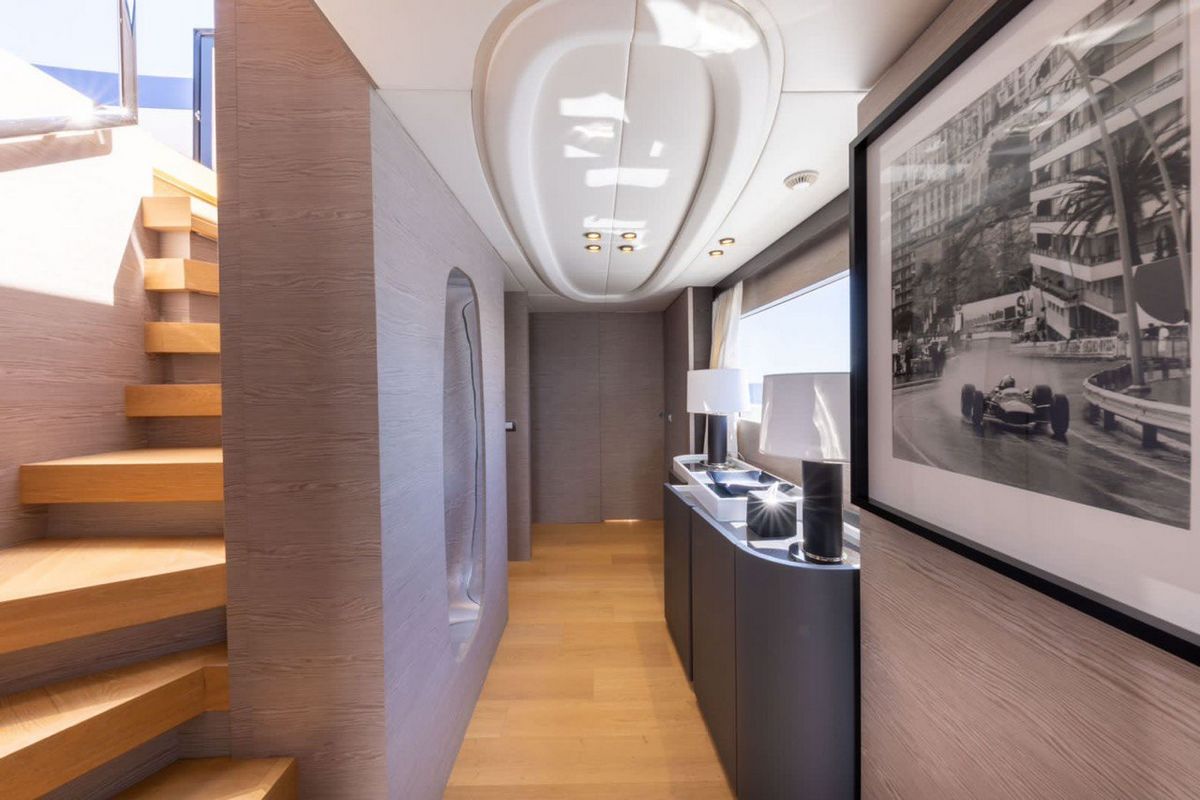 UILIA yacht