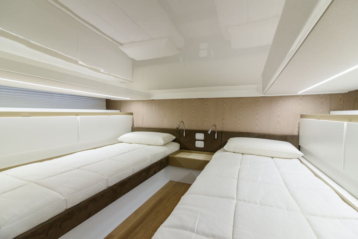 Fiart Seawalker 35 yacht