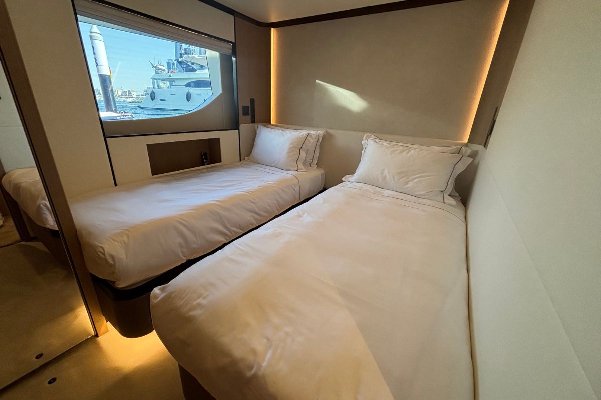 MAJESTY 112 TERRACE yacht