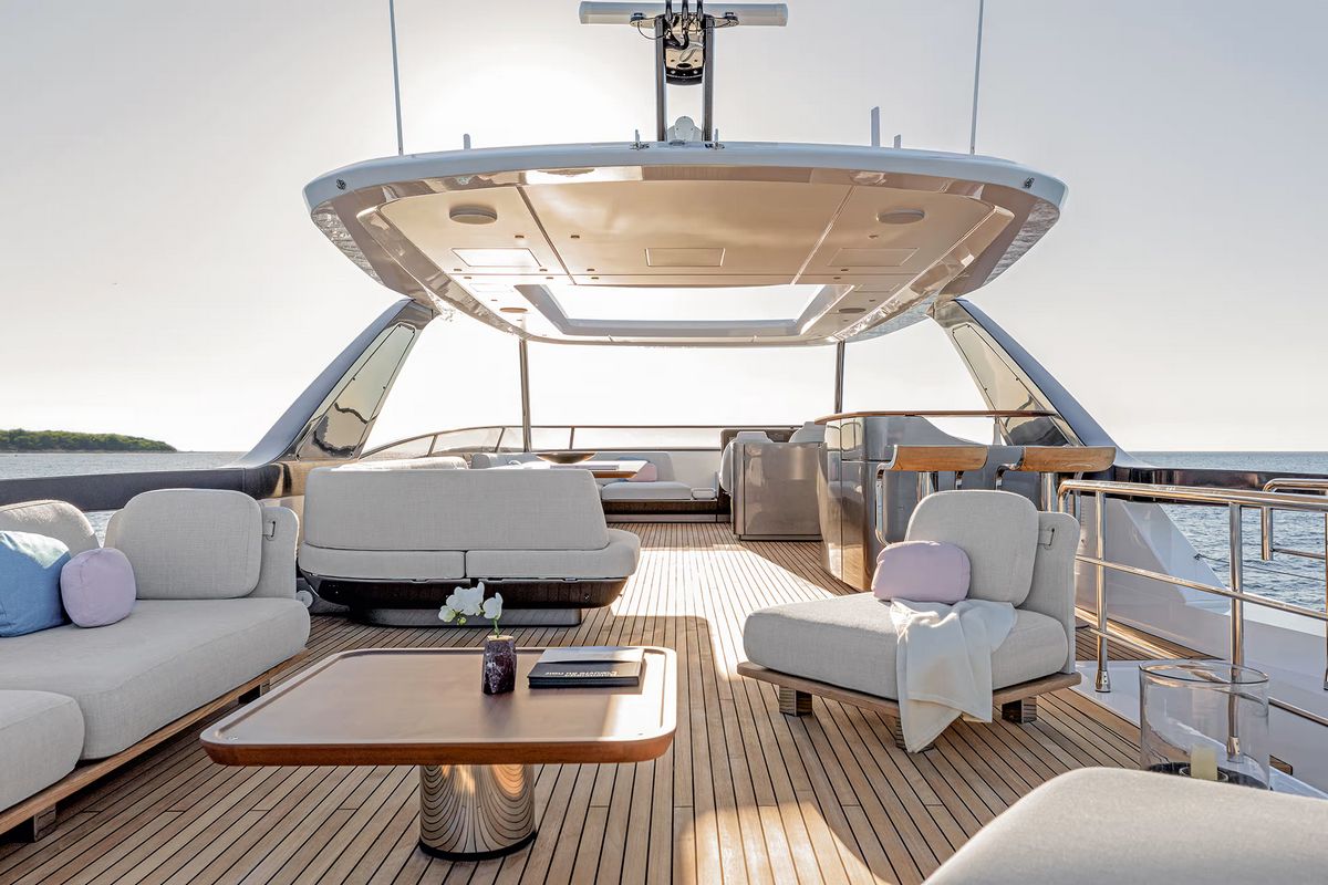 AZIMUT GRANDE 26 M yacht