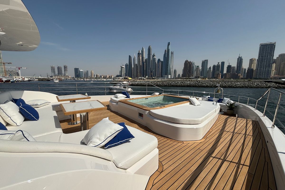 MAJESTY 112 TERRACE yacht