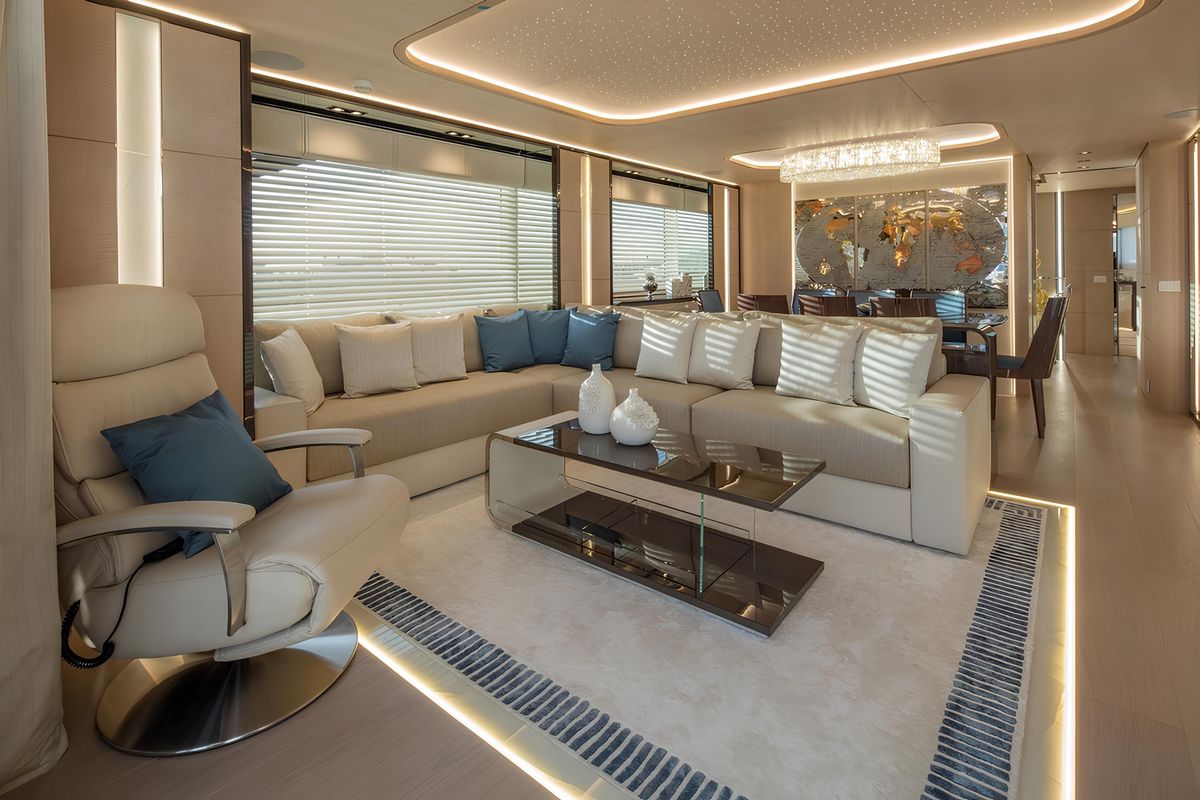 REKOMA yacht