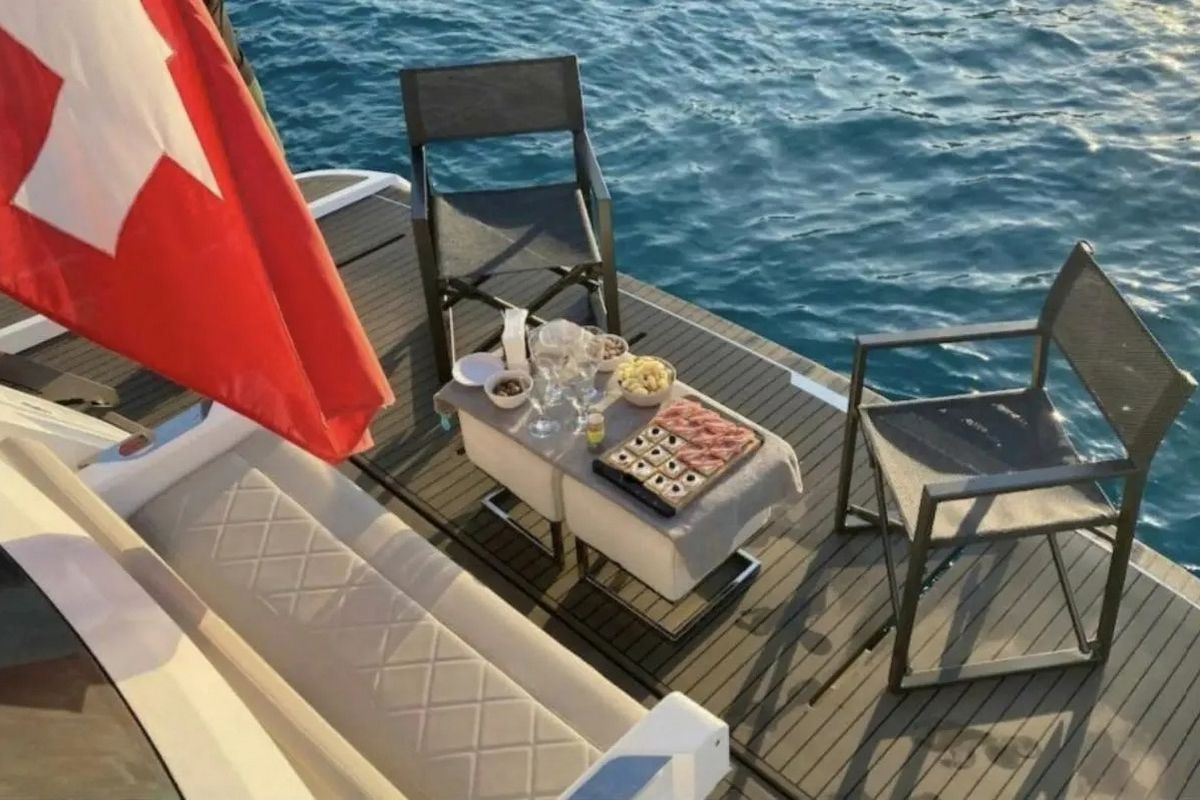 FAIRLINE 65 GTO yacht