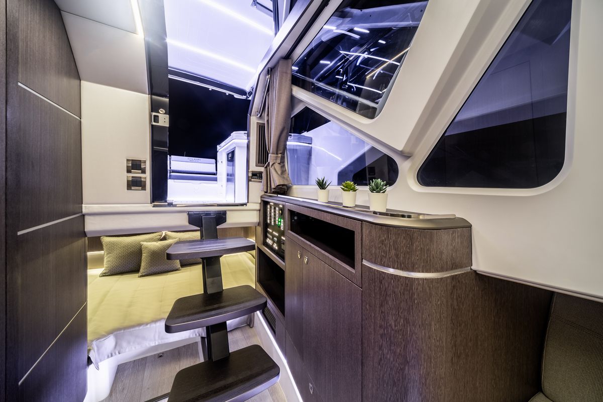 GALEON 325 GTO yacht