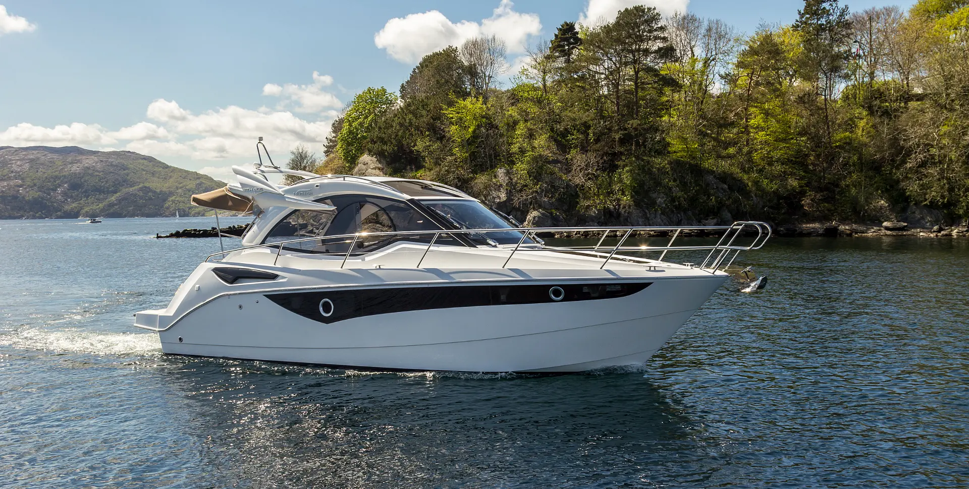 GALEON 305 HTS yacht