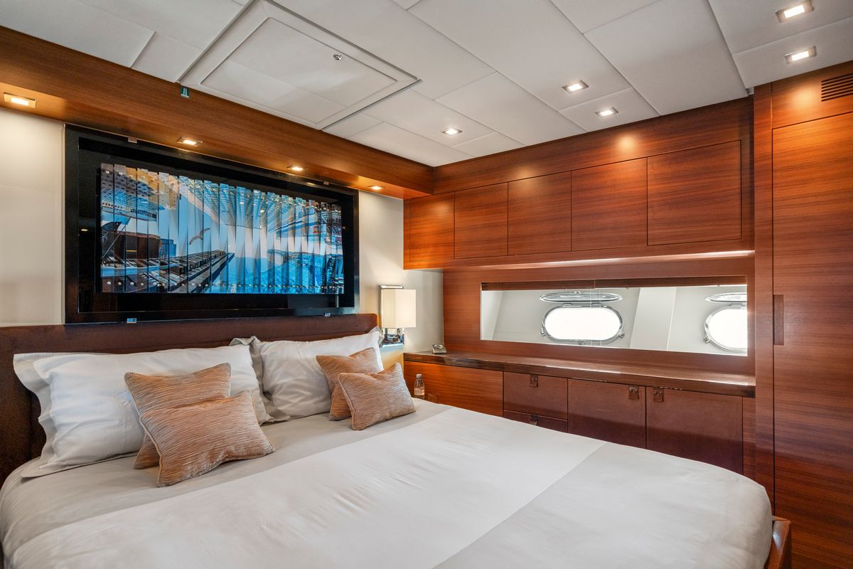 ECLAT yacht