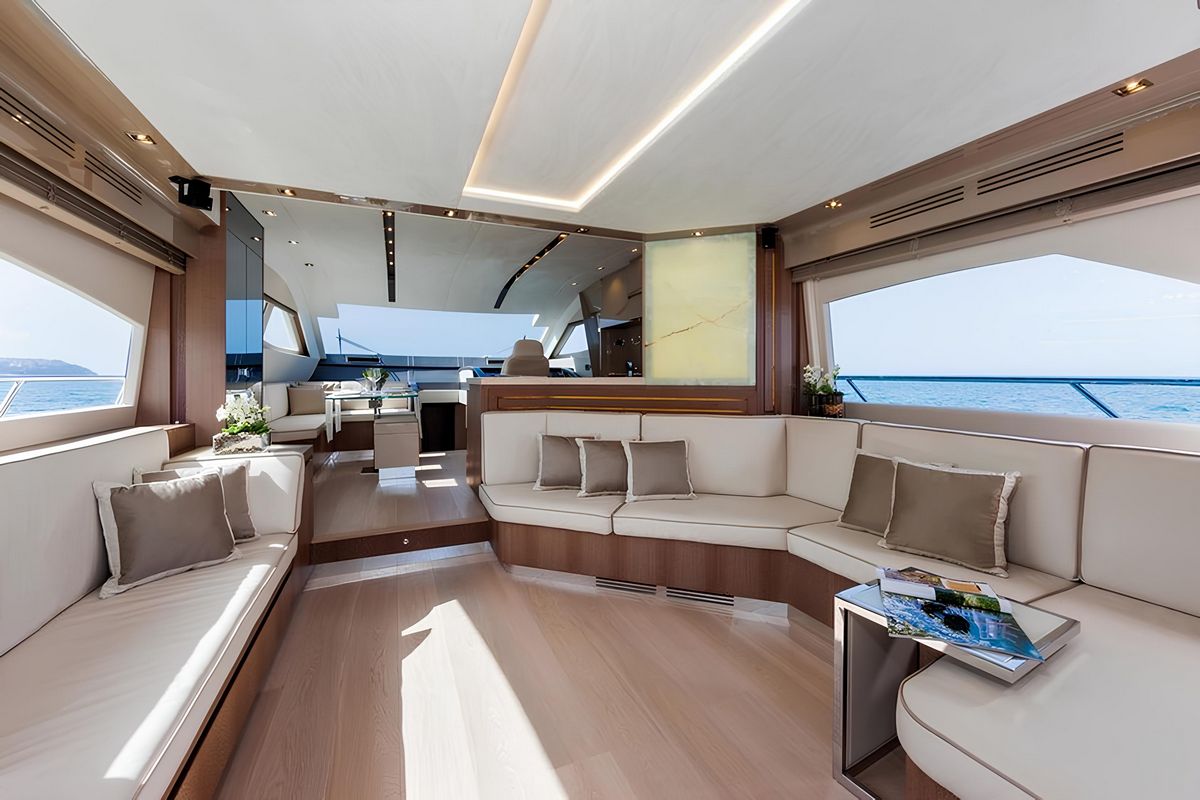 DOMINATOR 640 S yacht