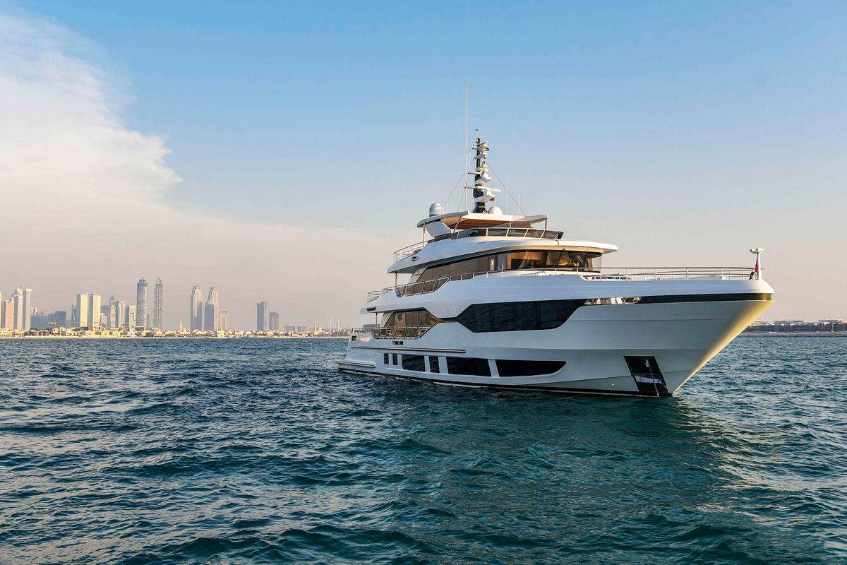 MAJESTY 120 yacht