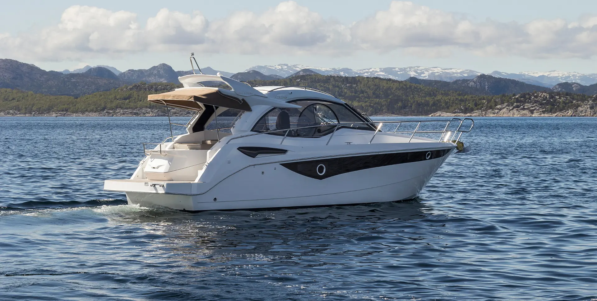 GALEON 305 HTS yacht