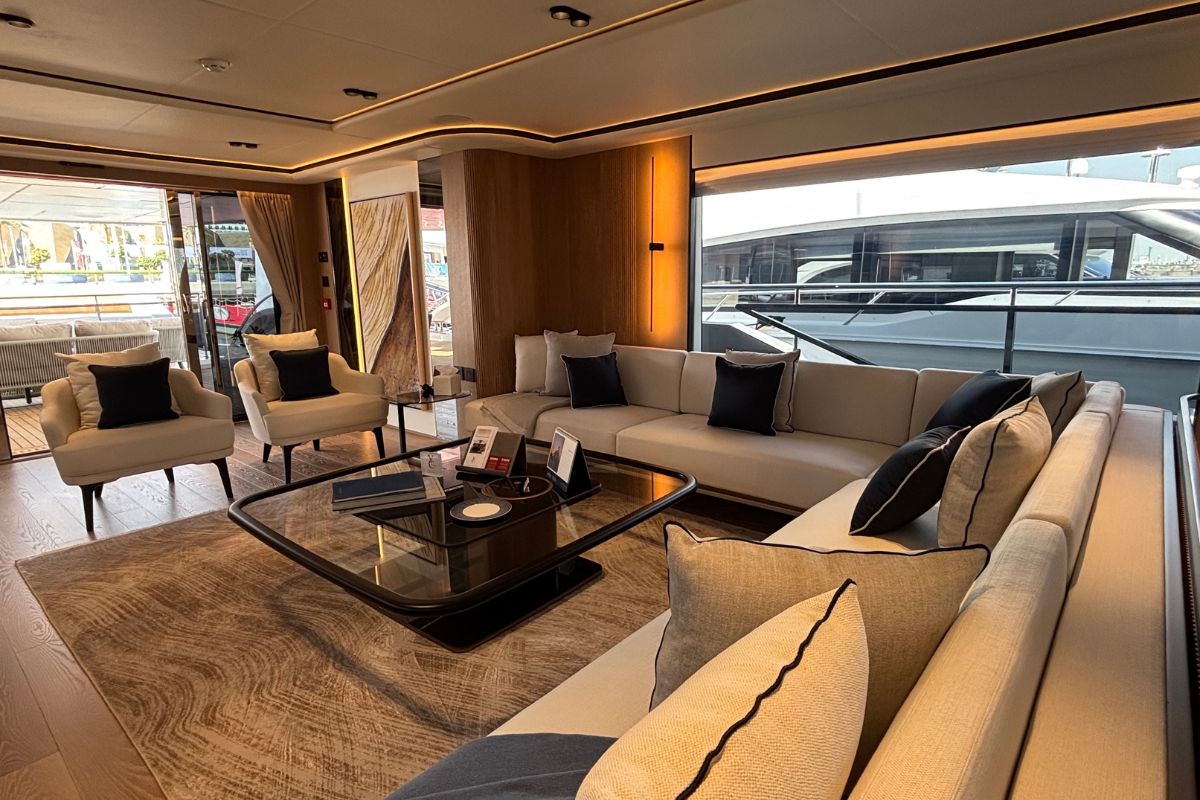 MAJESTY 112 TERRACE yacht