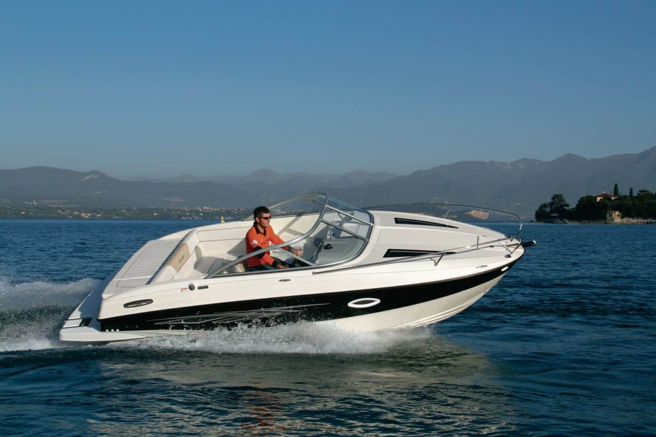 Bayliner 642 CU yacht