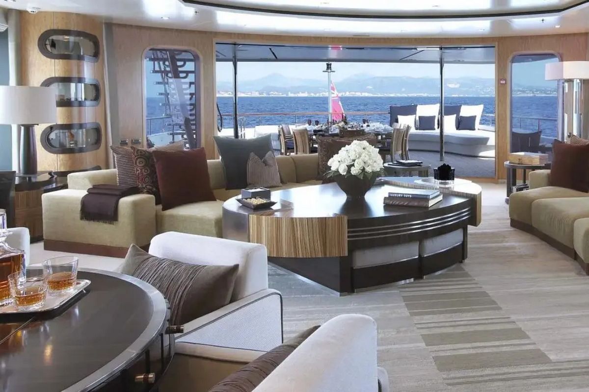 PREDATOR yacht