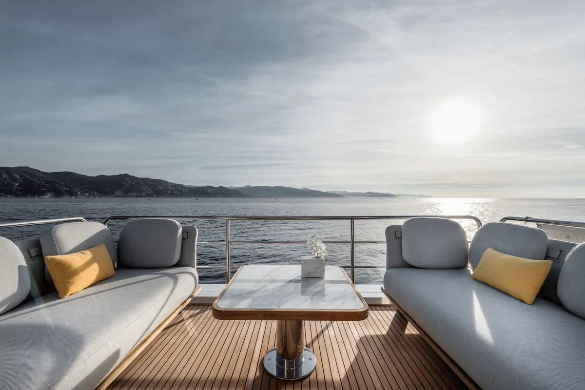 AZIMUT 60 FLY yacht