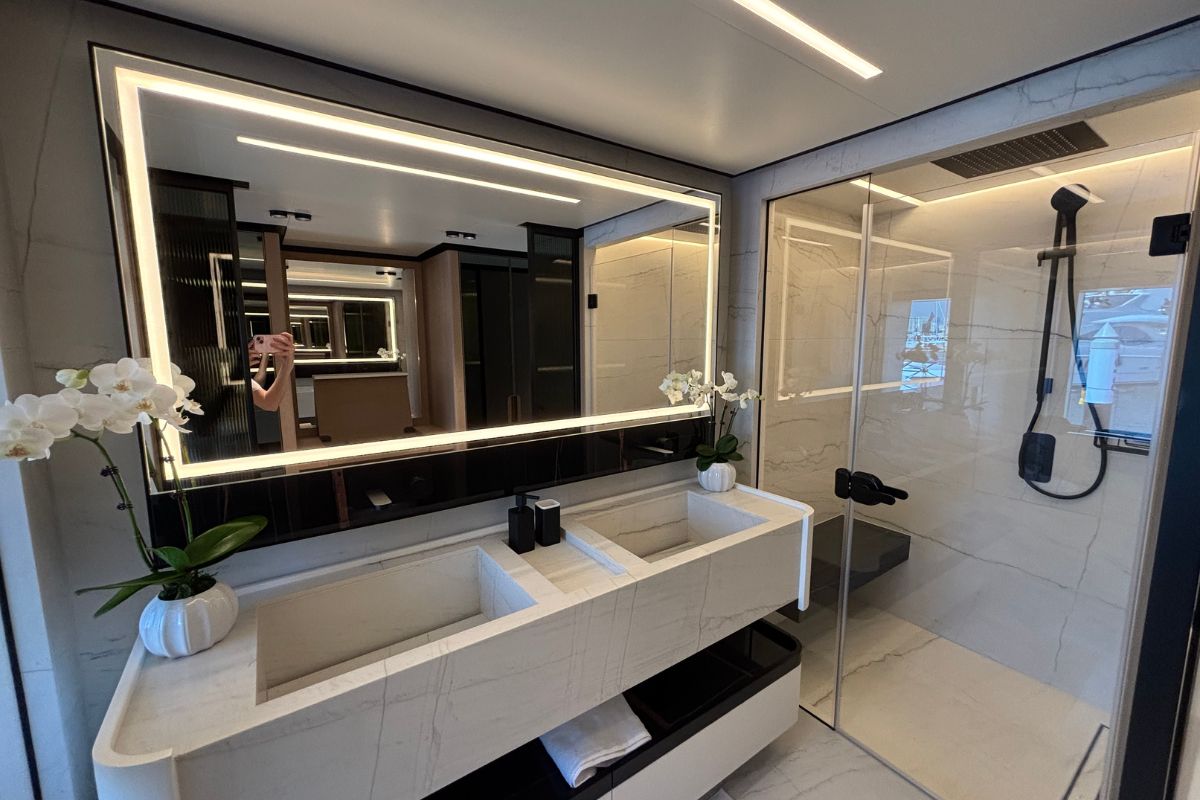MAJESTY 112 TERRACE yacht