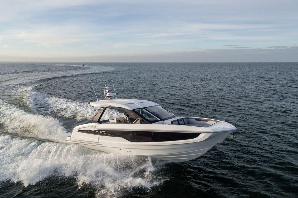 GALEON 325 GTO yacht