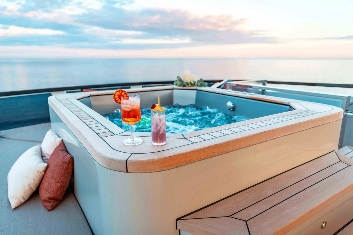 INFINITY NINE yacht