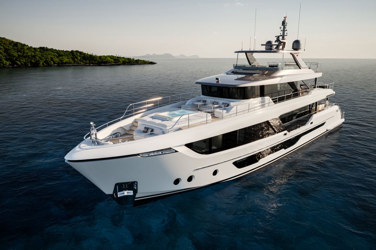 MAJESTY 112 TERRACE yacht