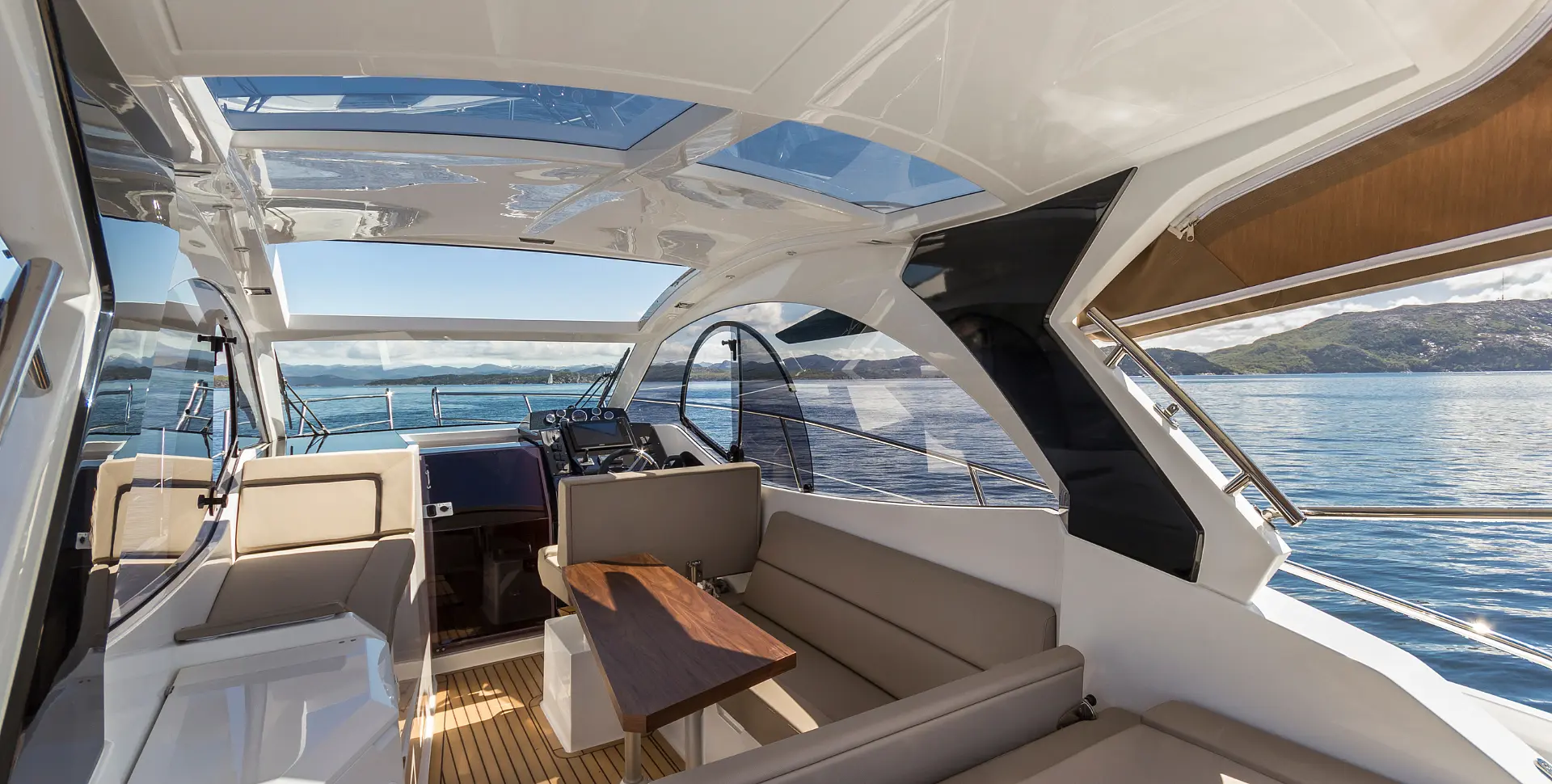 GALEON 305 HTS yacht
