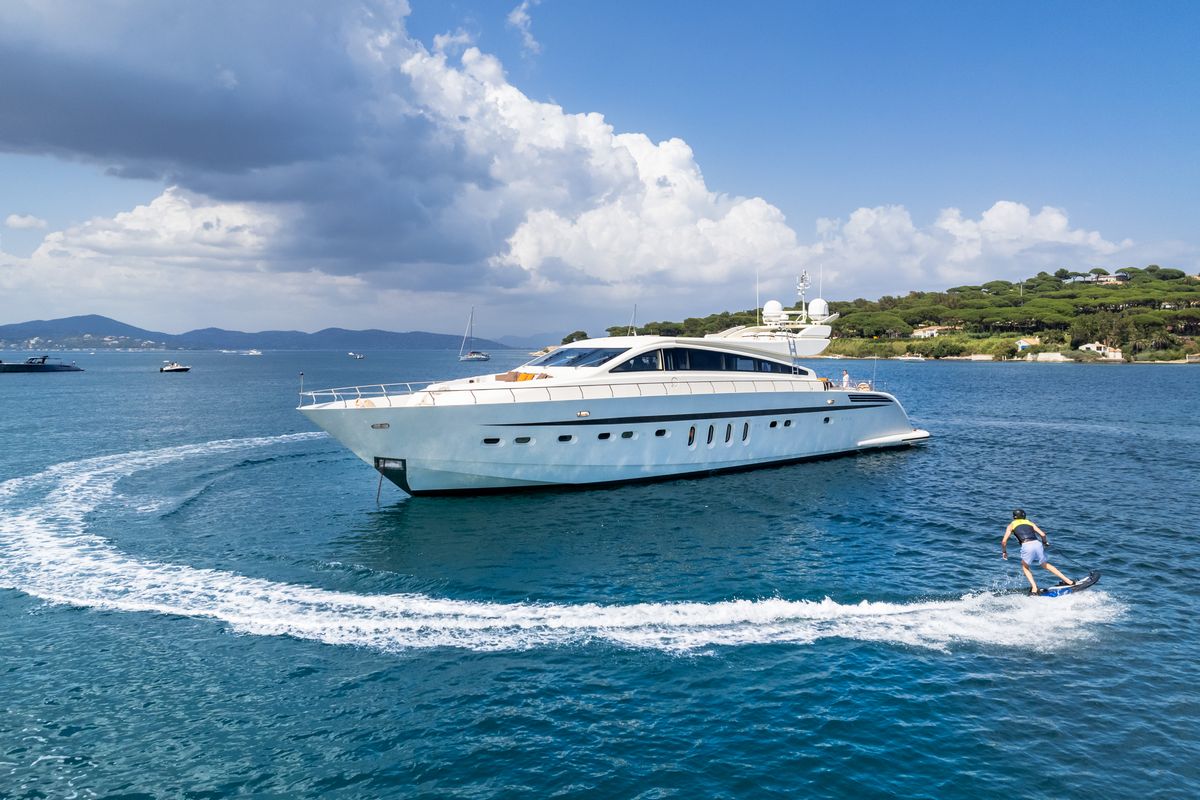 ECLAT yacht