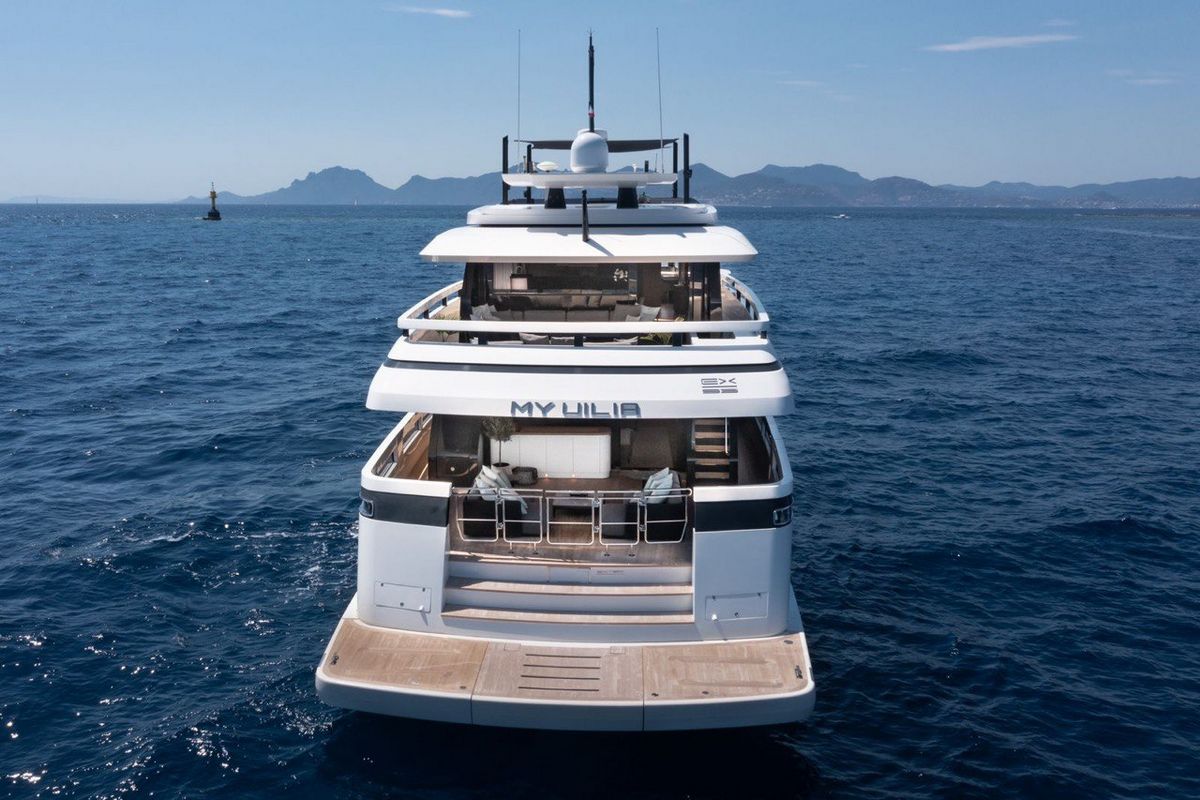 UILIA yacht