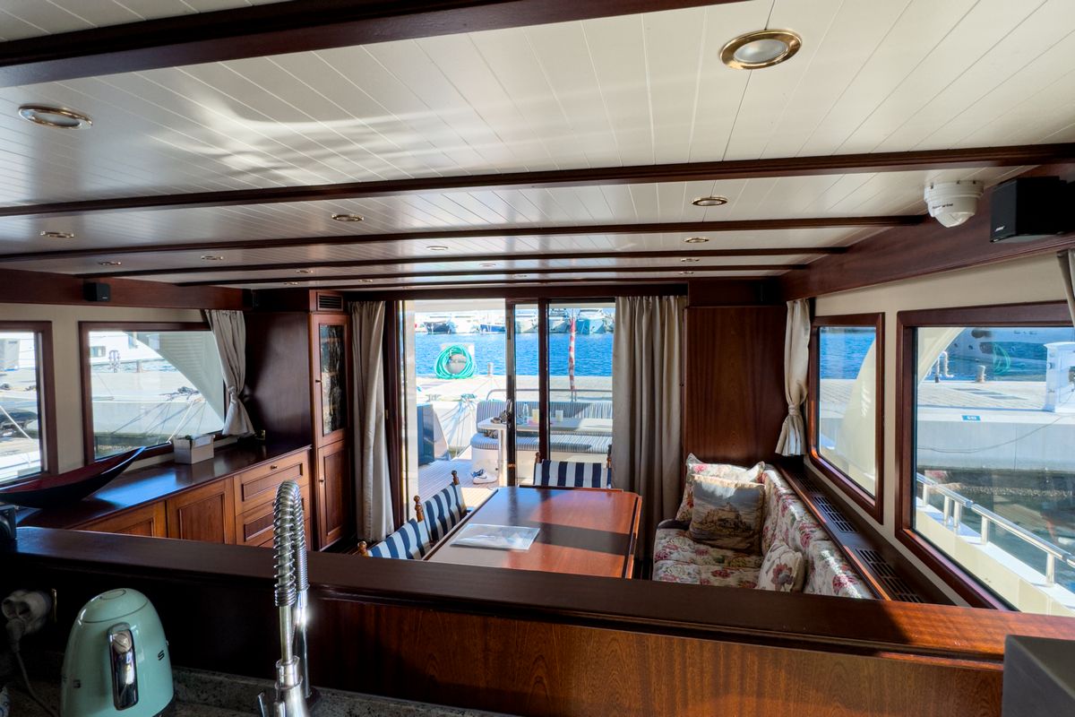 DE ALM DELFINO 60 yacht