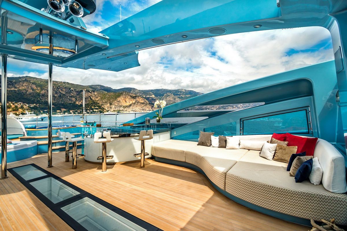 QUEEN ALLA yacht