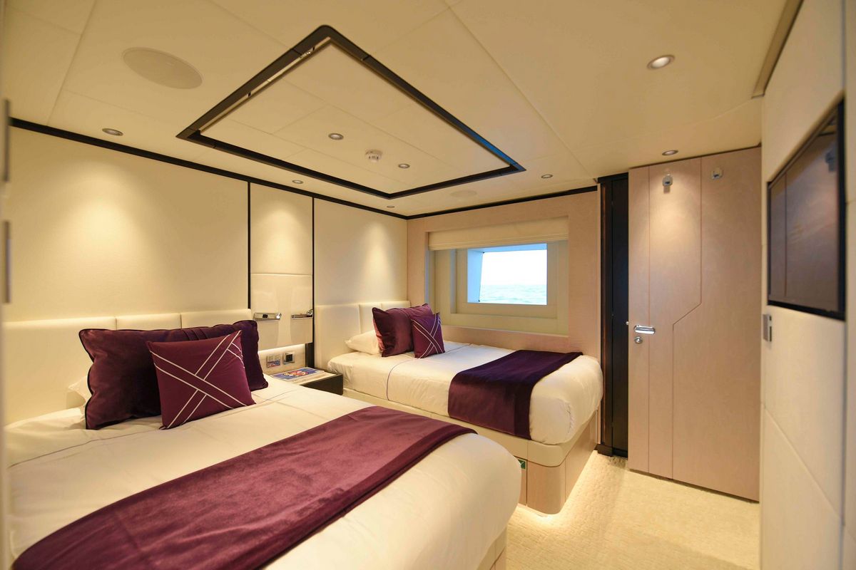 MAJESTY 120 yacht