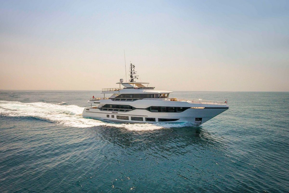 MAJESTY 120 yacht