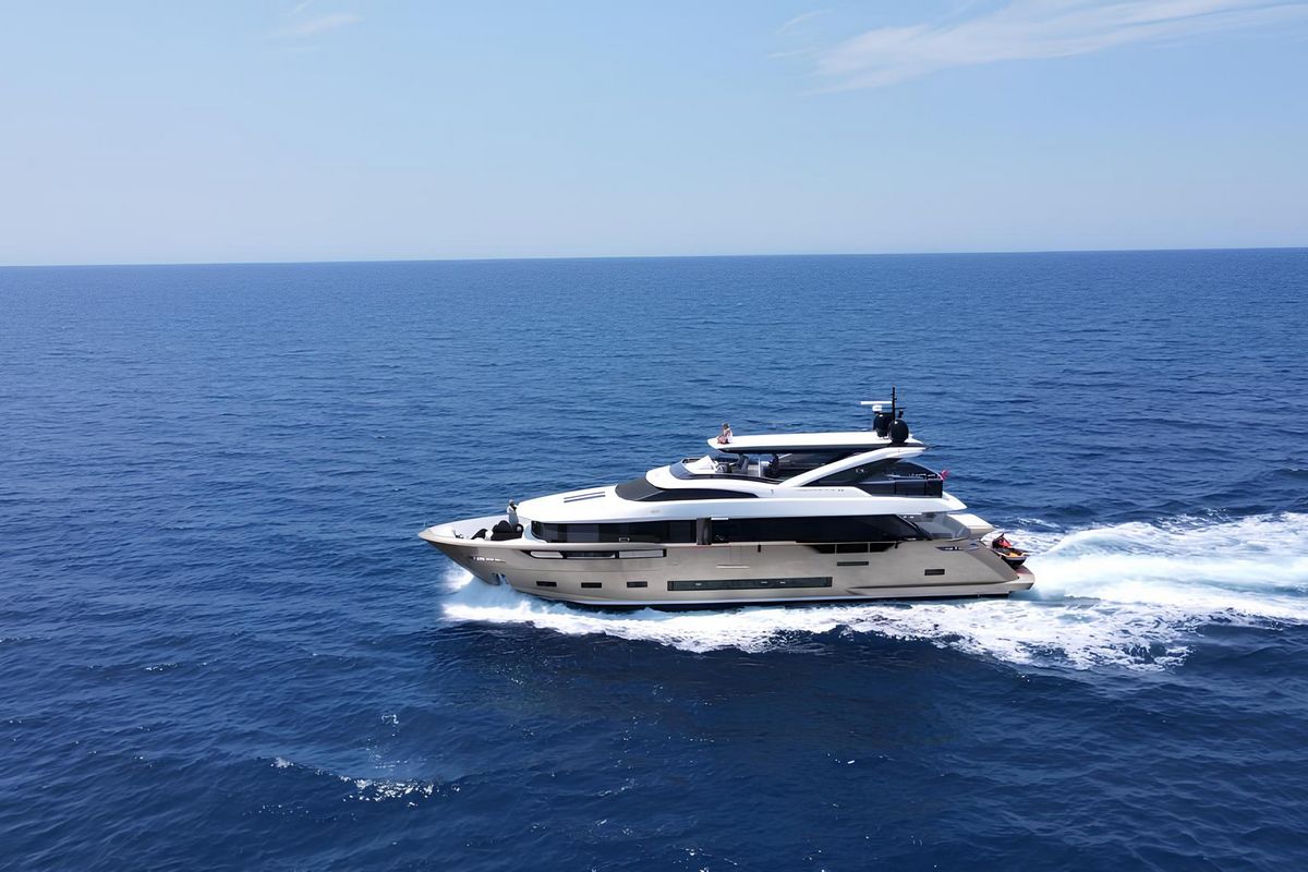 REKOMA yacht
