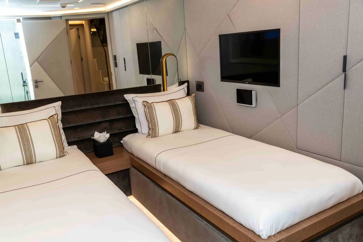 INFINITY NINE yacht