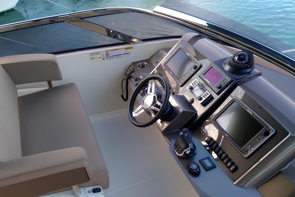 MARQUIS 630 SPORT yacht