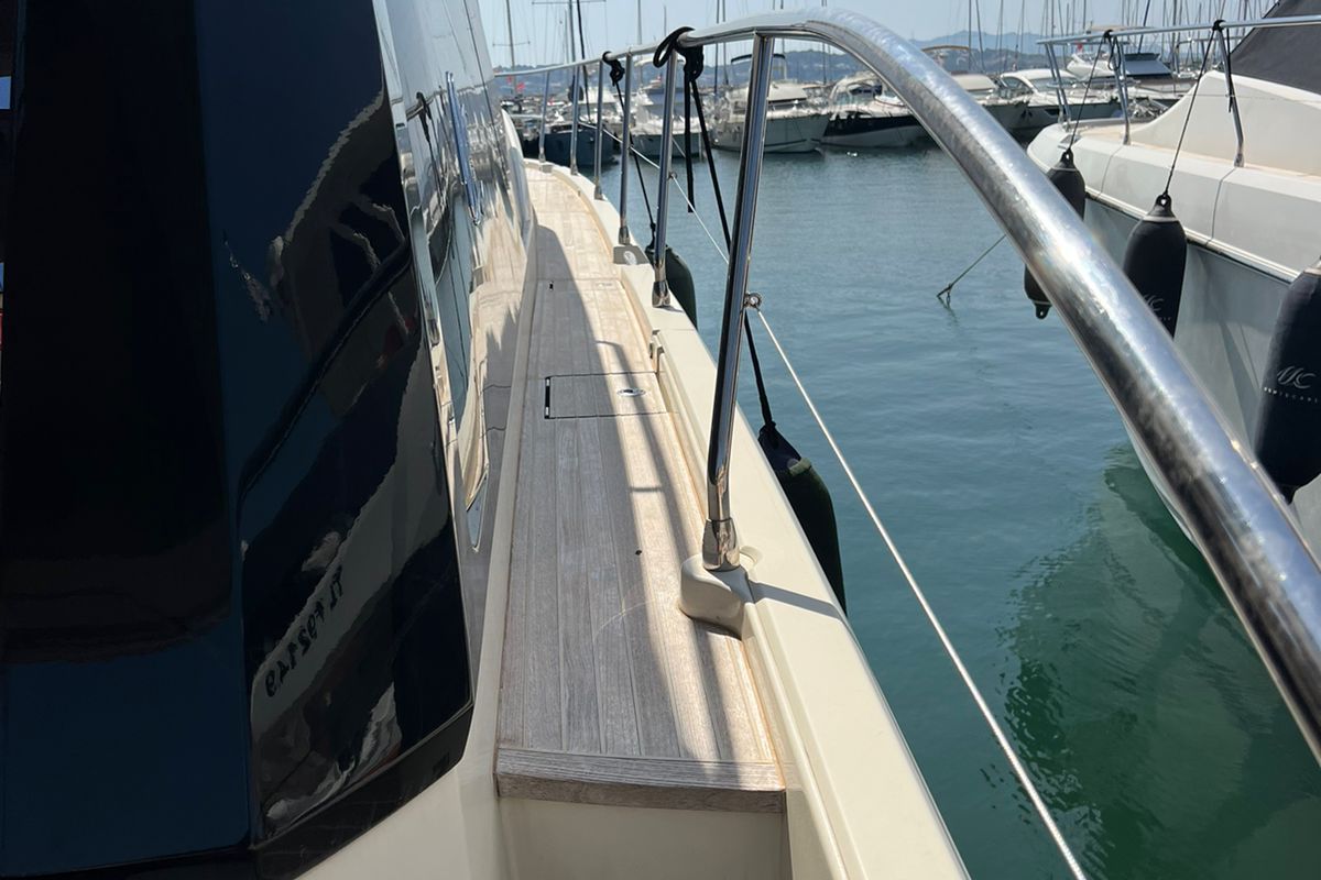 BENETEAU MC6 yacht