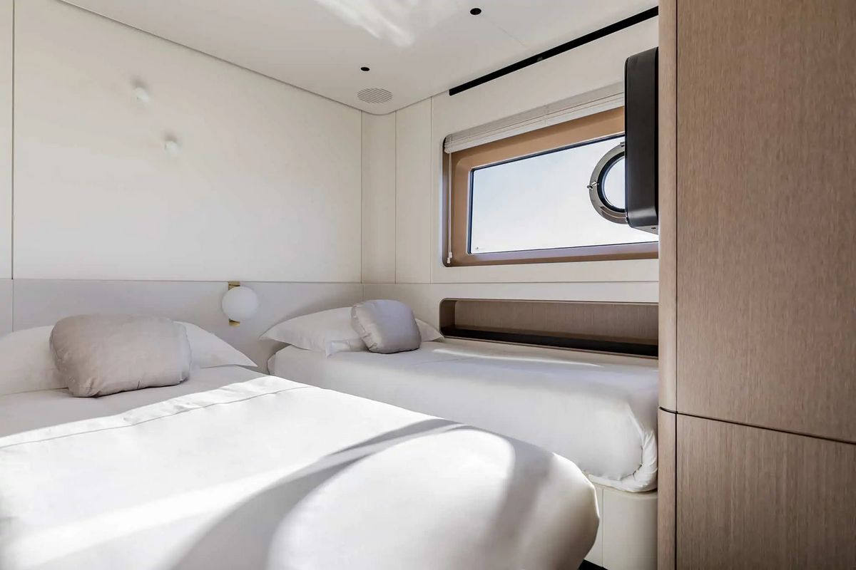 AZIMUT GRANDE 26 M yacht