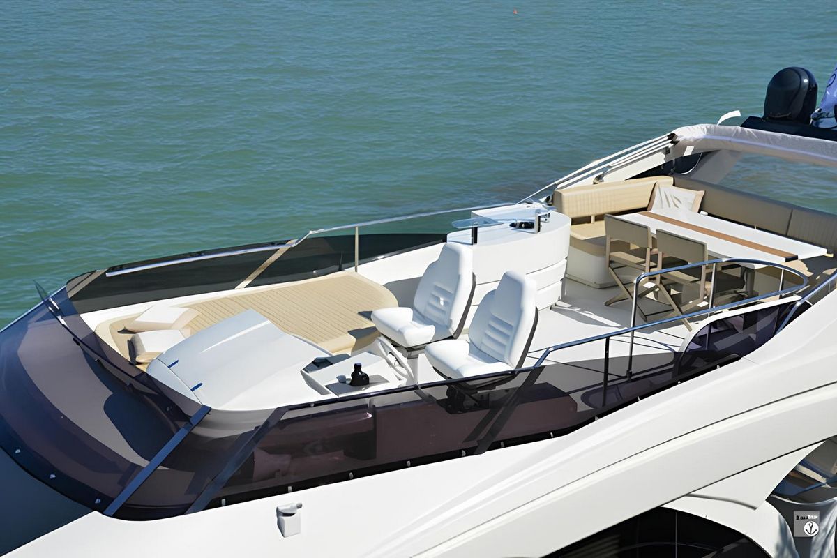 DOMINATOR 640 S yacht