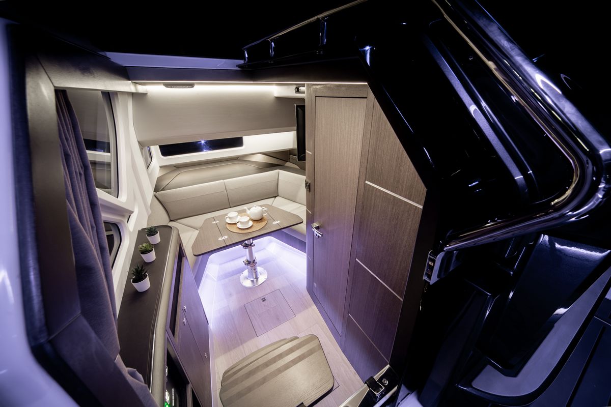 GALEON 325 GTO yacht