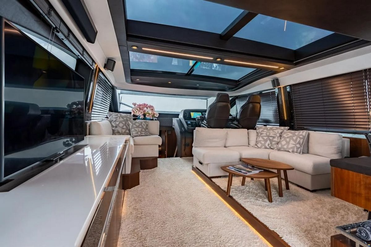 FAIRLINE 65 GTO yacht