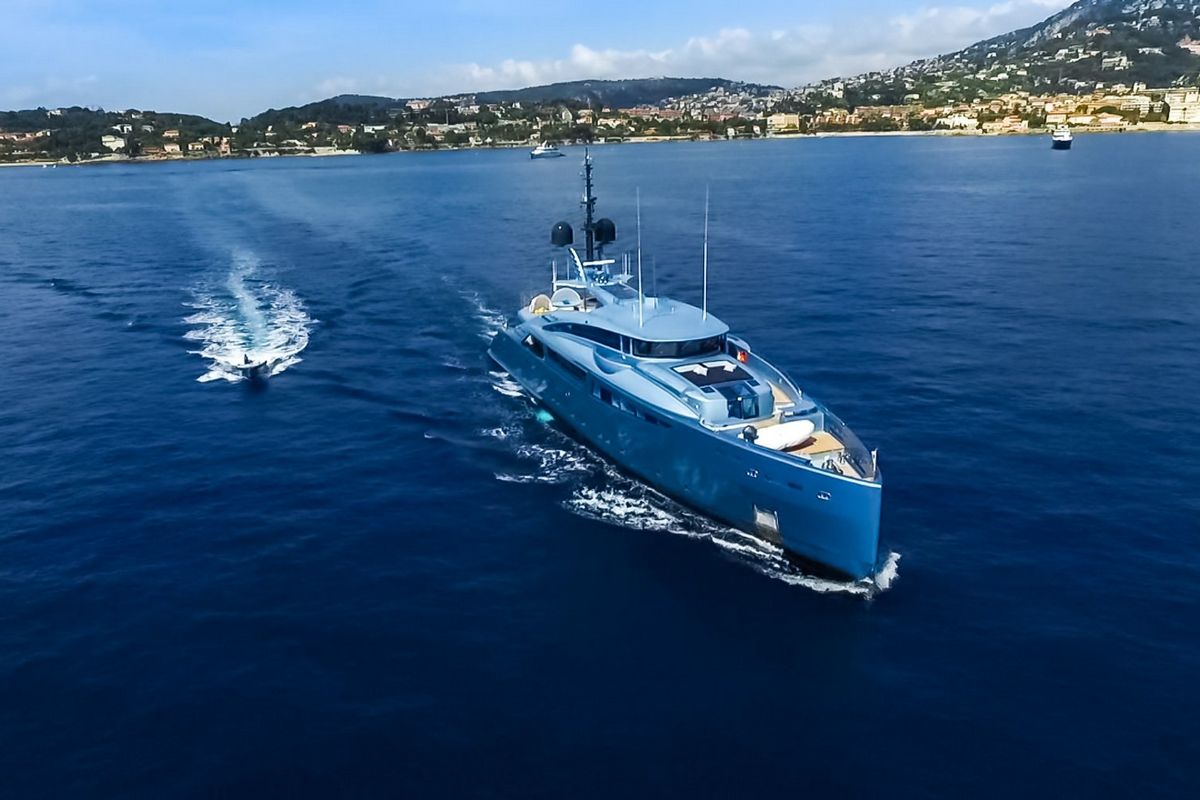 QUEEN ALLA yacht